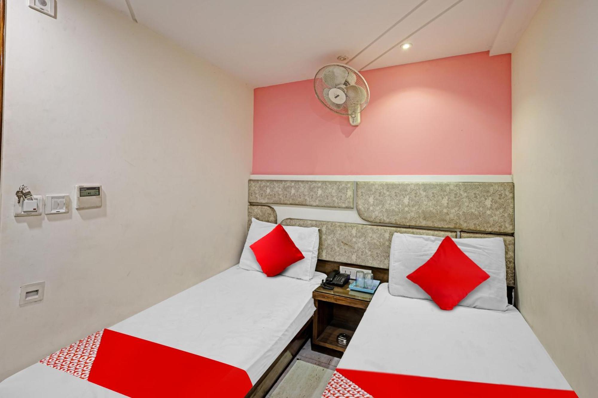 Oyo Flagship Hotel Le Cashew New Delhi Buitenkant foto